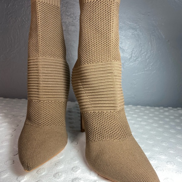 Cape Robbin Chantria Women's Sock Bootie Tan - Picture 15 of 16